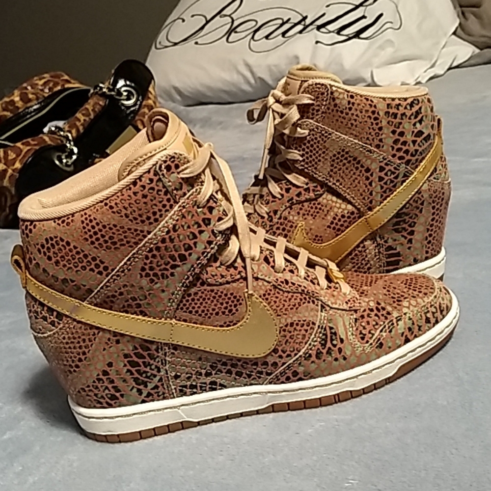 Nike sky hi wedge sneaker